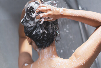 Як правильно мити голову: поради та рекомендації